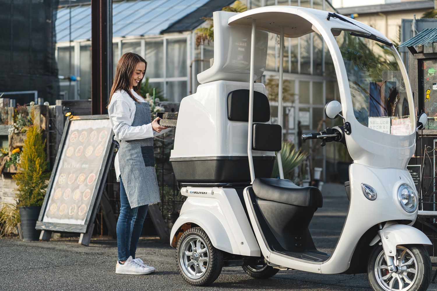 3輪EVデリバリーバイク「EV DELIVERY(デリバリー)」遂に誕生  