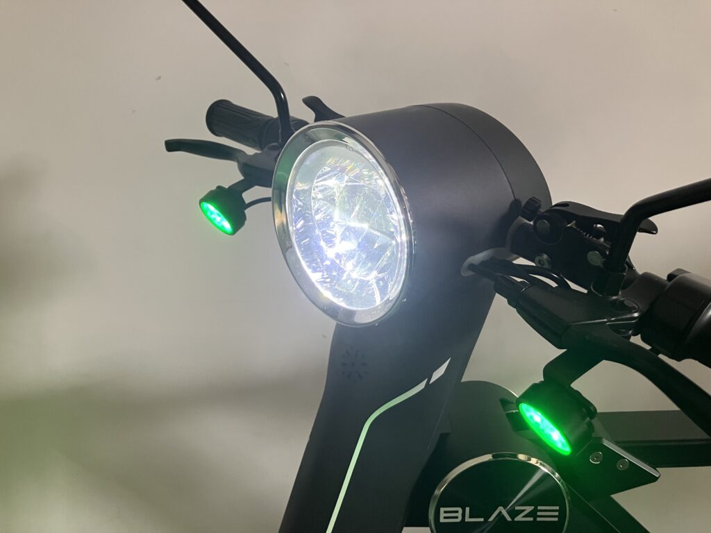 スマートEV 特定原付モデル LED